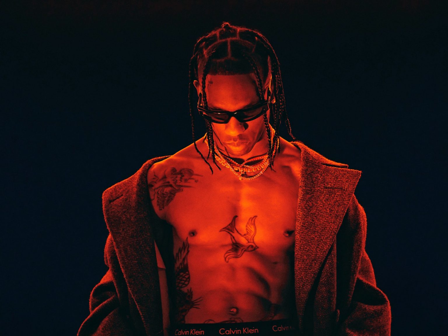 Travis Scott's Blue Hair: The Influence on Fans and Other Artists - wide 3
