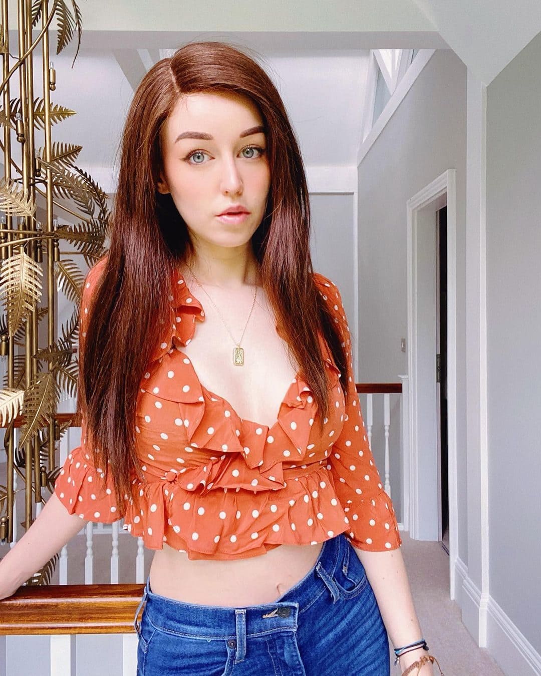 Clare Siobhan (YouTuber) Wiki, Age, Boyfriends, Net Worth & More 9