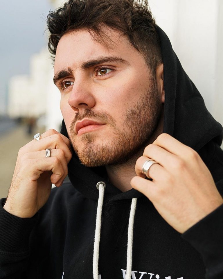 Alfie Deyes (Vlogger) Wiki, Age, Girlfriends, Net Worth & More