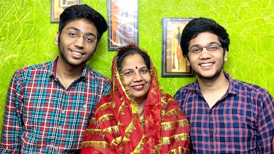 Shobhit Nirwan with his Mother