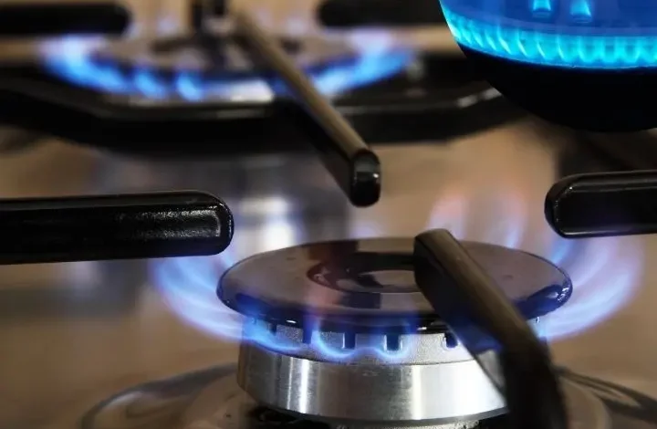 4-Burner Gas Stove